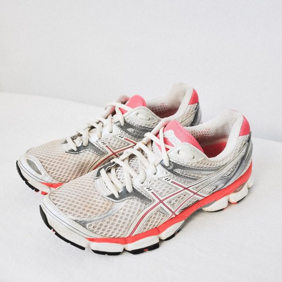 Asics Gel-Cumulus 14 Pink & Silver Sneakers - Picture 2 of 12